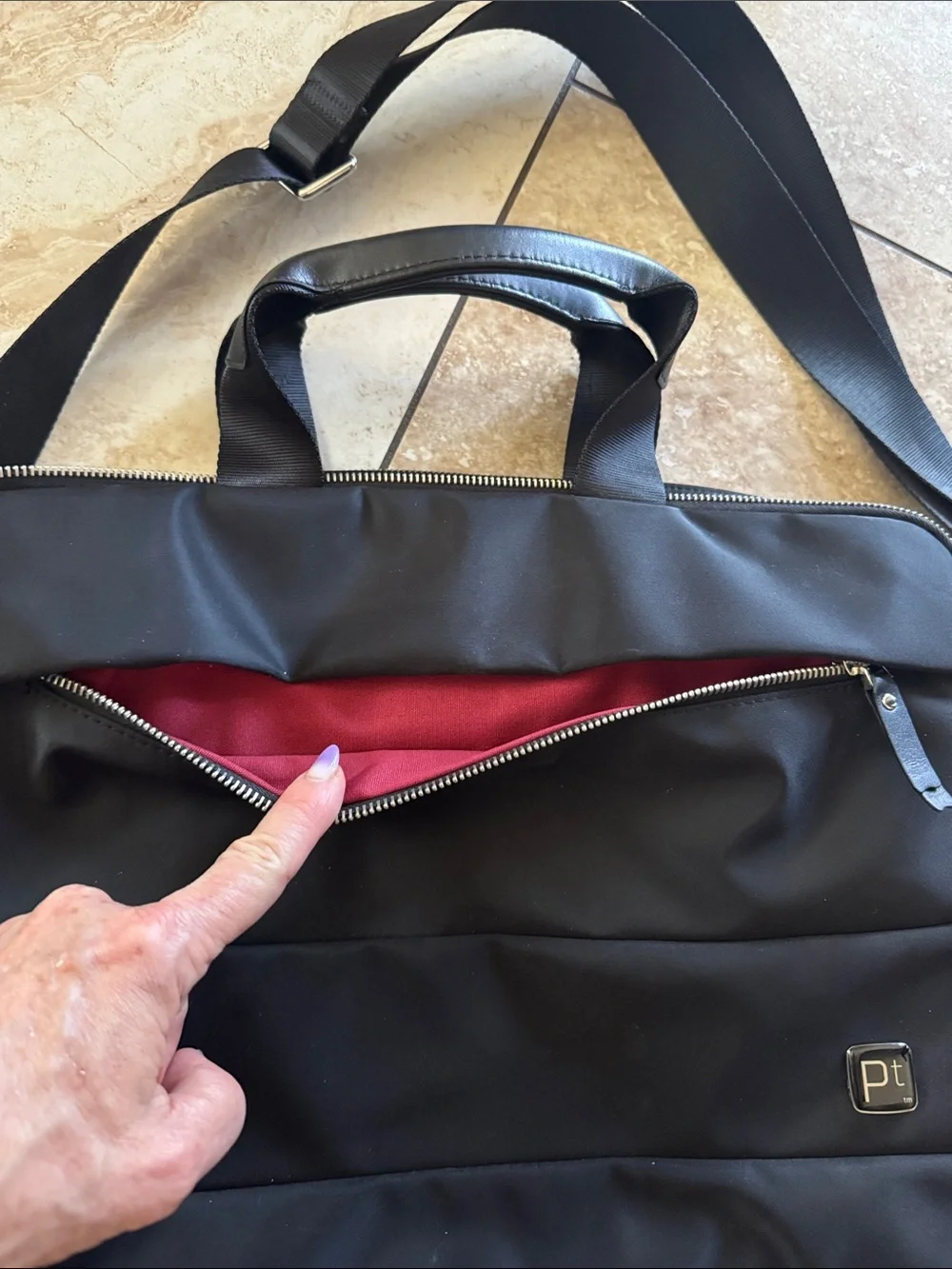 Black Quilted‎ Laptop Messenger Bag by PT